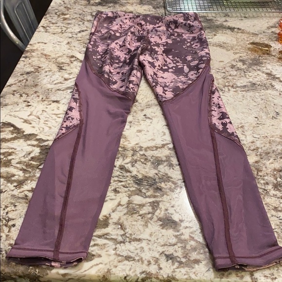 Under Armour : Camo Workout Pants - Picture 10 of 10